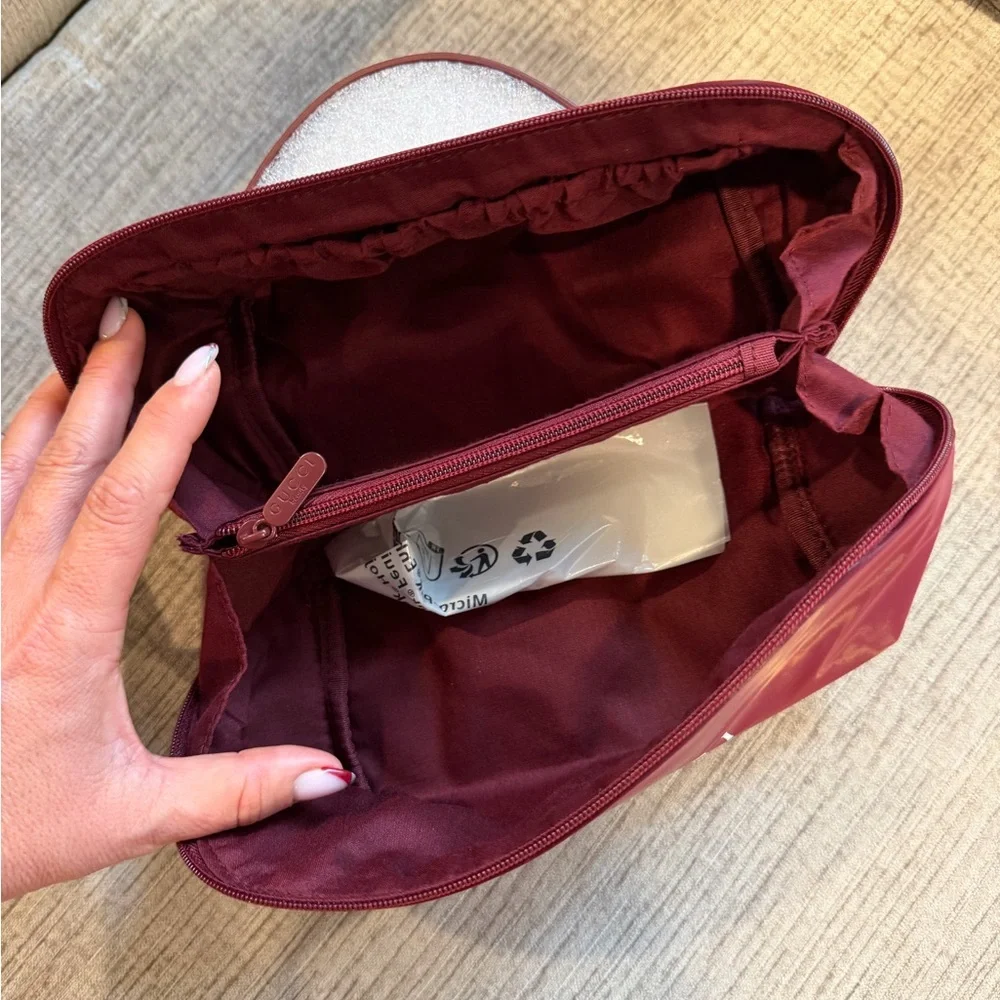 Gucci Burgundy Beauty Cosmetic Logo Bag/pouch AUTHENTIC